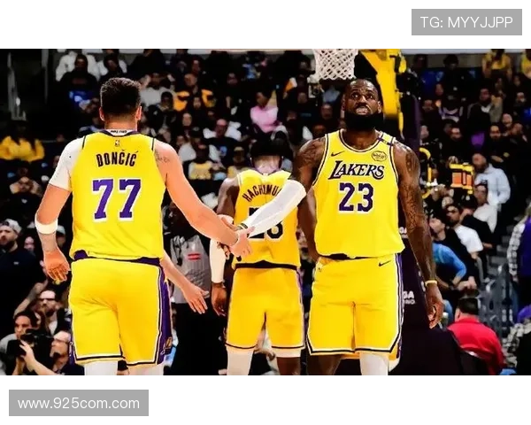 东詹联手轰65分主宰赛场胜利